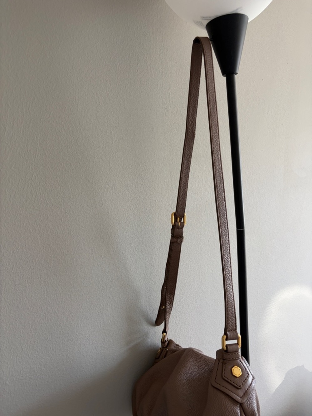 Marc Jacobs Taupe Pebbled Leather Crossbody with Gold Plaque - Picture 8 of 12